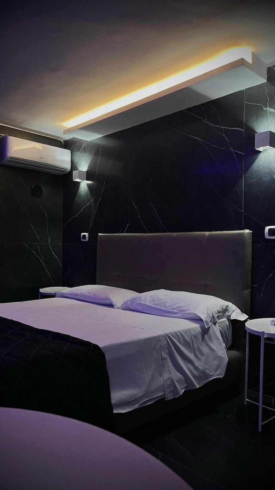 Hotel Glem 瓦卡图洛 外观 照片
